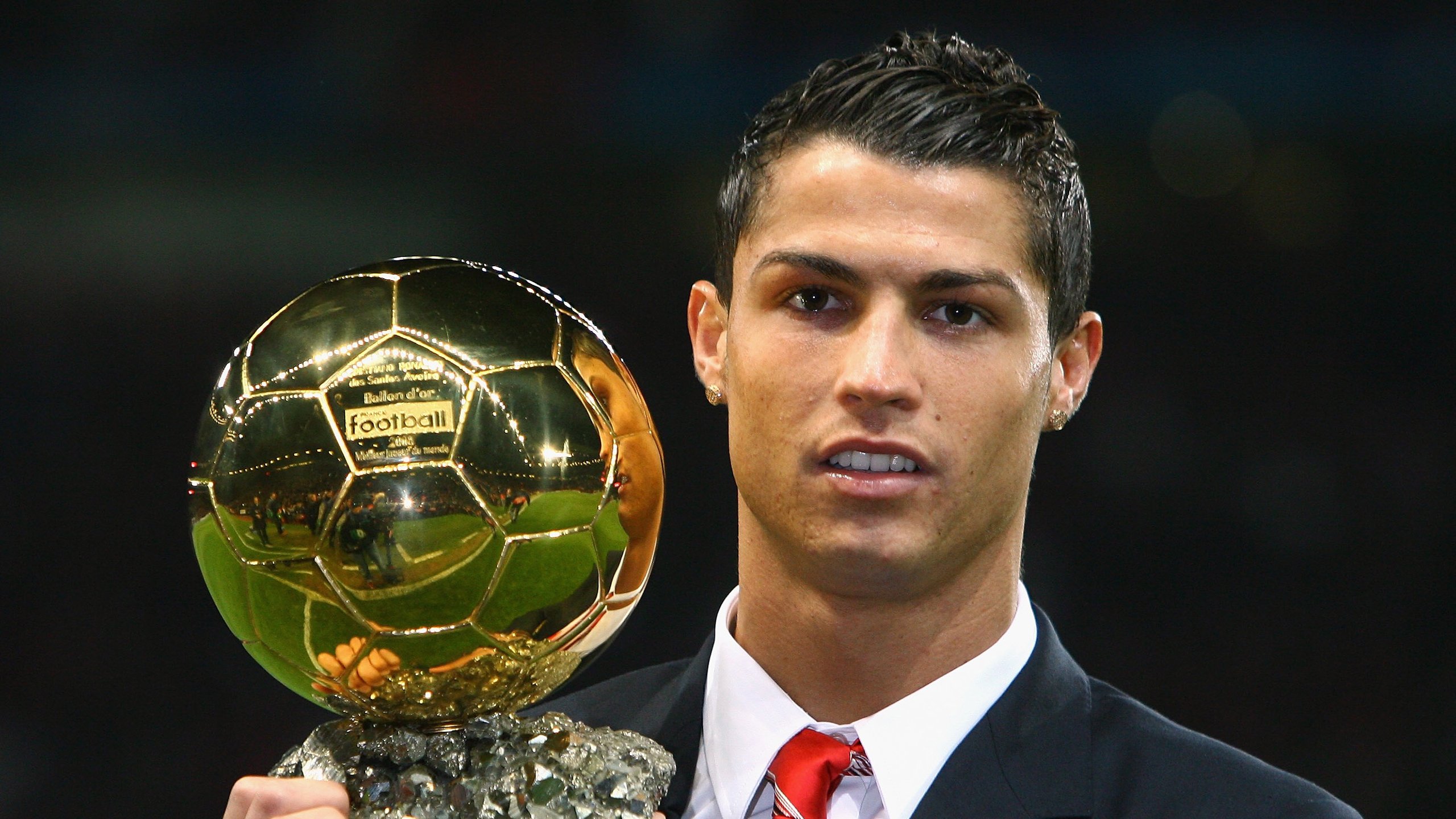 安娜·路易莎·斯利亚赫提卡斯在南美锦标赛中获得女子反曲弓金牌